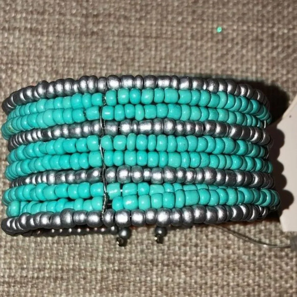 Cuff bracelet with turquoise and silver colored beads NWT - Picture 2 of 4